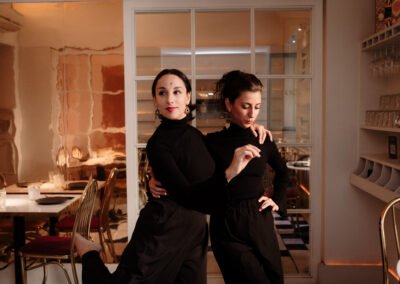 Natalia Puccioni y acompañante bailando tango